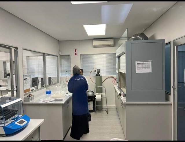 WAREHOUSE FOR SALE IN CAMPSDRIFT